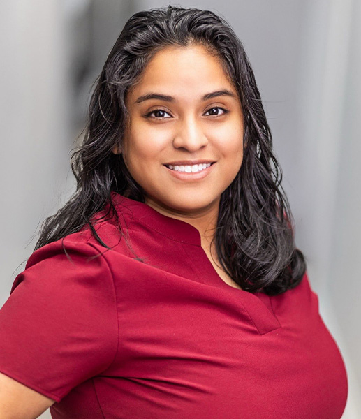 Dental assistant Dina